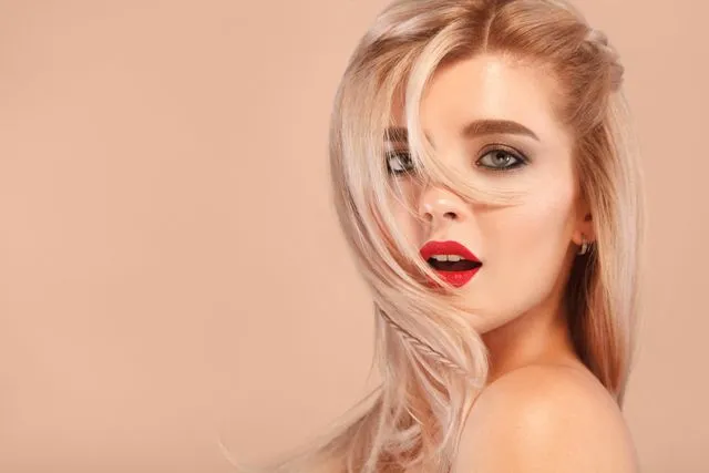 Résultat d'une coloration professionnelle avec des mèches